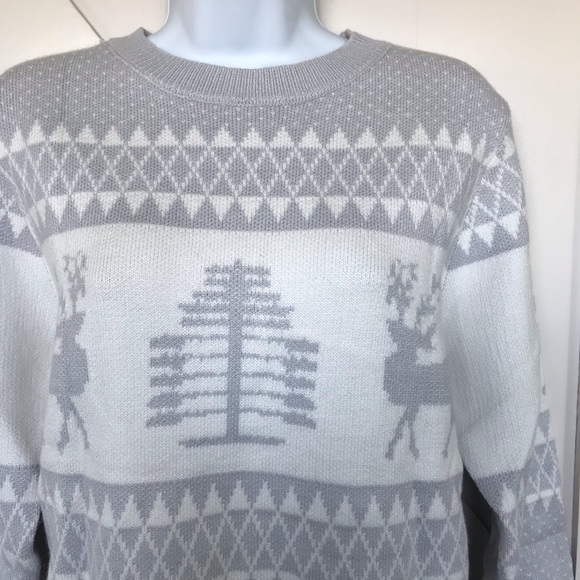 Gray reindeer Christmas sweater - Picture 6 of 6